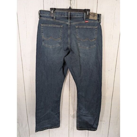 Wrangler Size 38 Relaxed Boot Medium‎ Wash Blue Mens Denim Jeans - Picture 9 of 9
